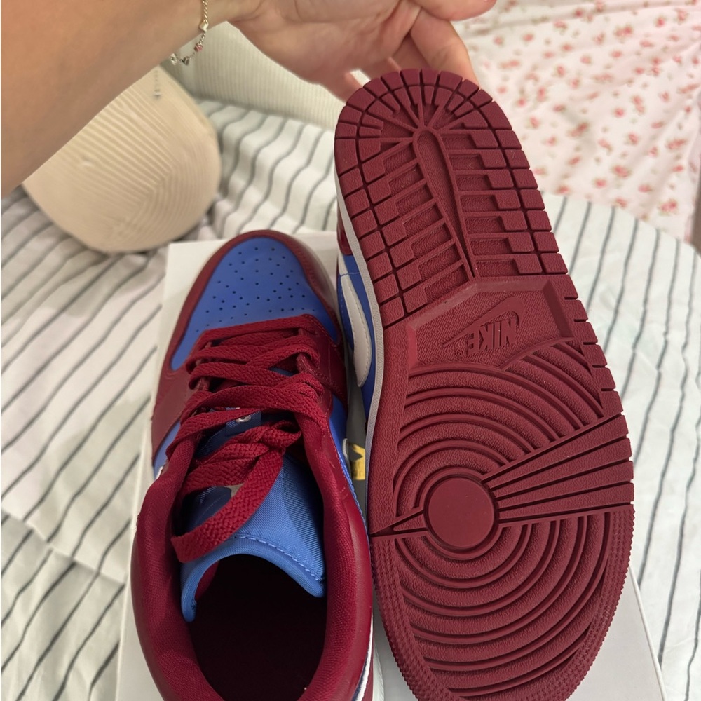 Woman's low dunks - Picture 6 of 7